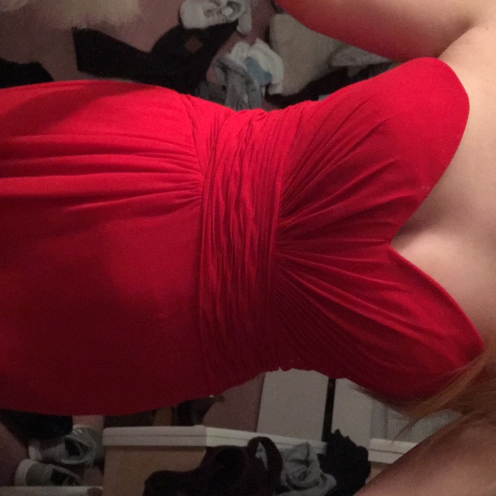 Red Prom dress - Picture 5 of 5
